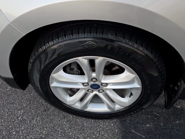 Used 2019 Silver Ford SEL image 5