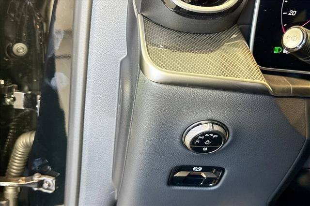 New 2026 Black Mercedes-Benz GLC 300 image 40