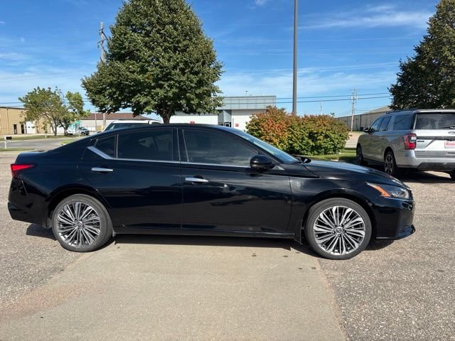 Certified Used 2024 Black Nissan 2.5 SL image 5
