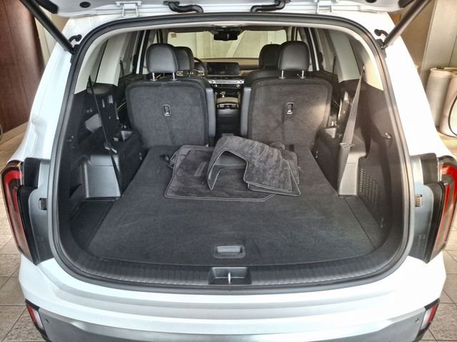 Used 2023 White Kia EX image 23