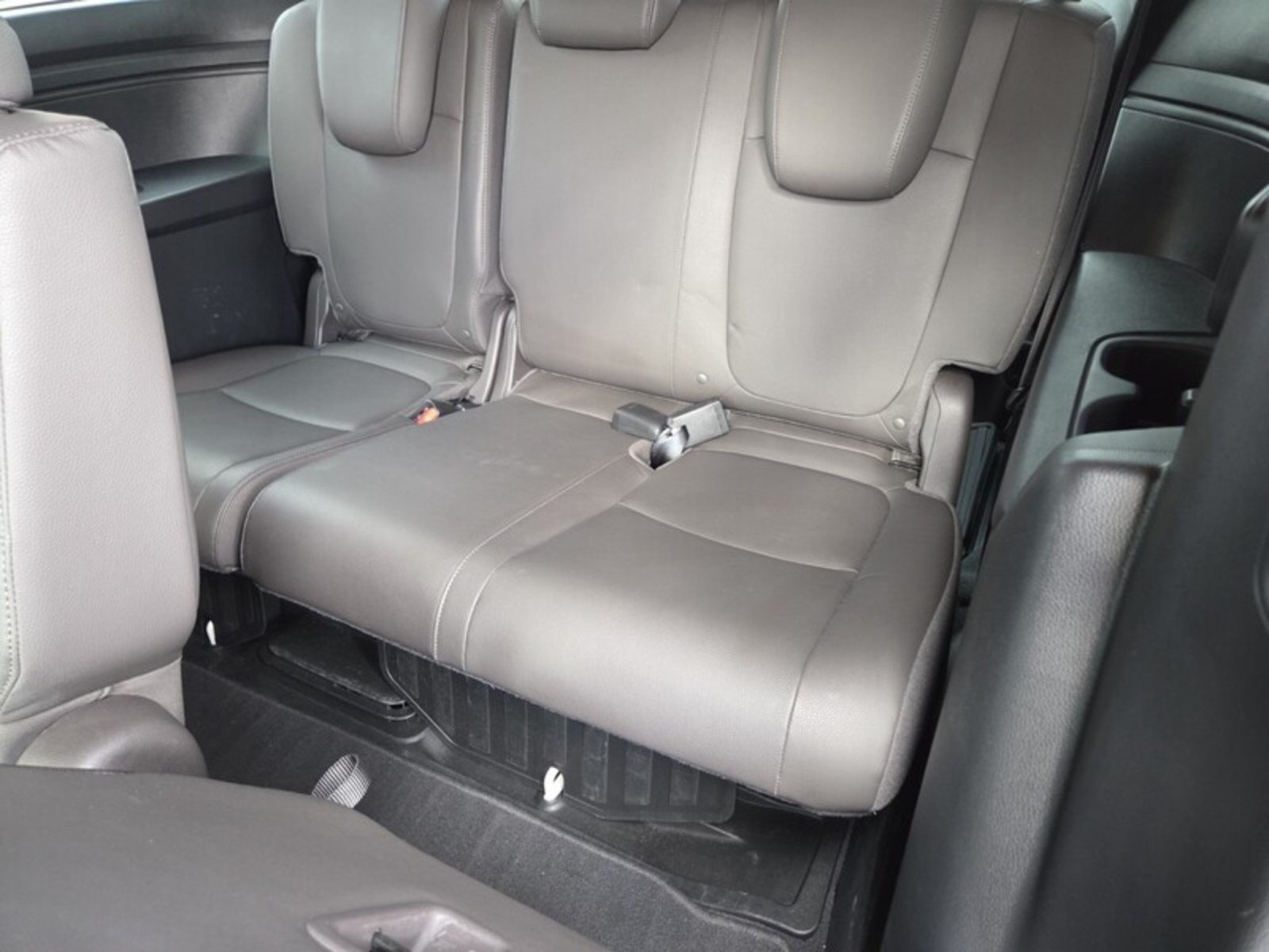 Used 2018 PEARL WHITE Honda Touring image 15