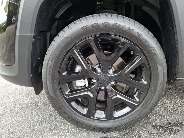 Used 2023 Black Jeep Altitude image 28