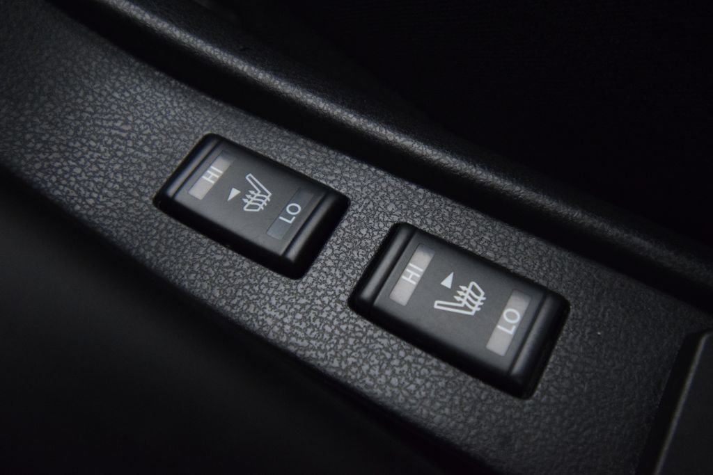 Used 2015 Black Nissan SL image 30