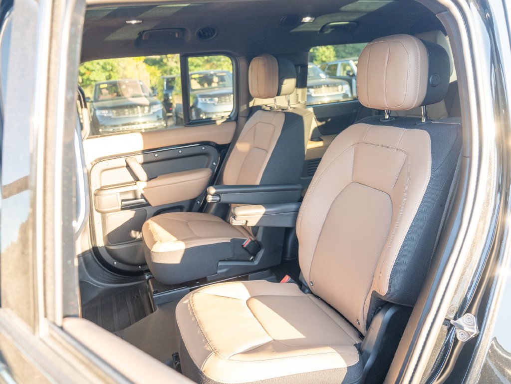 2026 Land Rover Defender V8 - Photo 23