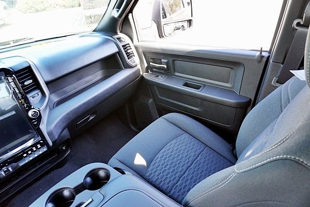 New 2026 Granite Crystal Metallic Clear-Coat Exterior Paint RAM Tradesman image 26