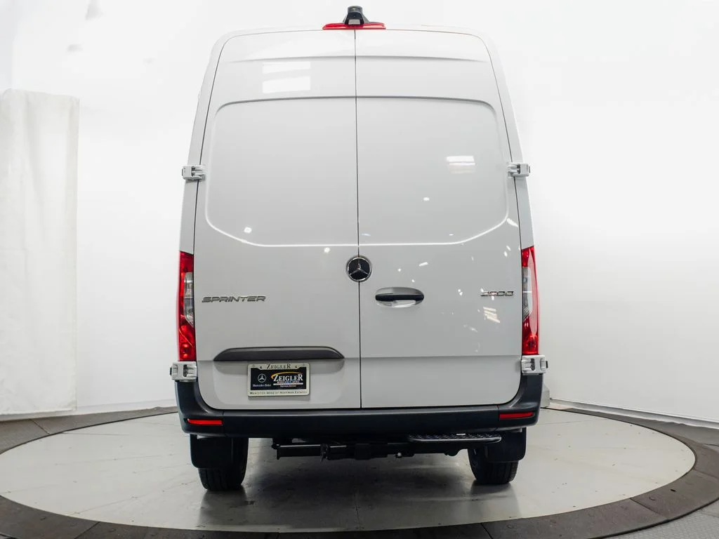 Used 2025 Arctic White Mercedes-Benz Cargo 144 WB image 18