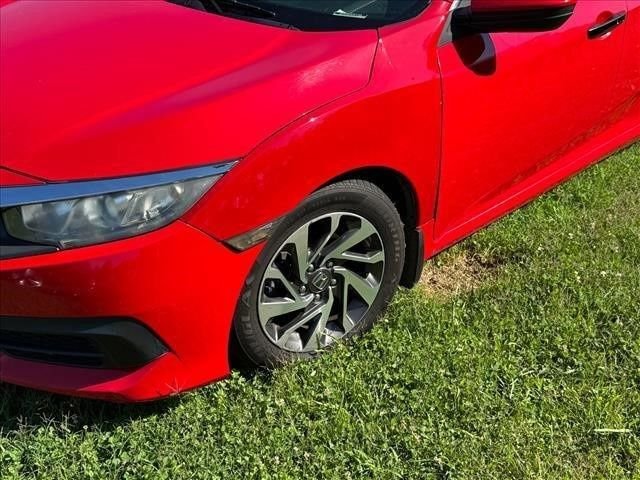 Used 2018 Red Honda EX image 5