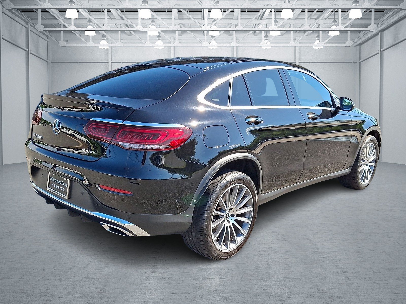 Certified Used 2020 Black Mercedes-Benz 4MATIC® image 6