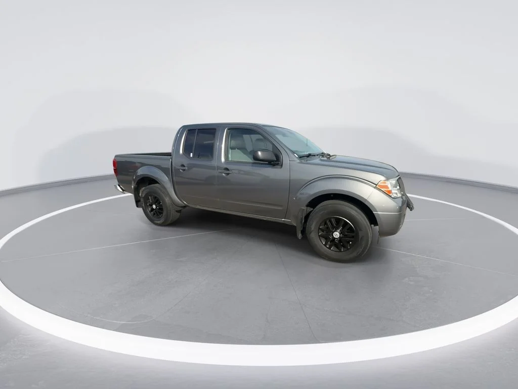 Used 2019 Gray Nissan SV image 2