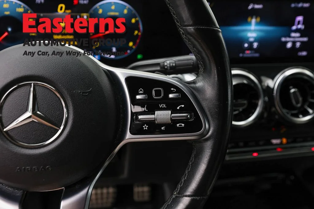 Used 2022 Black Mercedes-Benz GLB 250 image 16