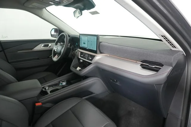 New 2026 Carbonized Gray Metallic Ford Active image 31
