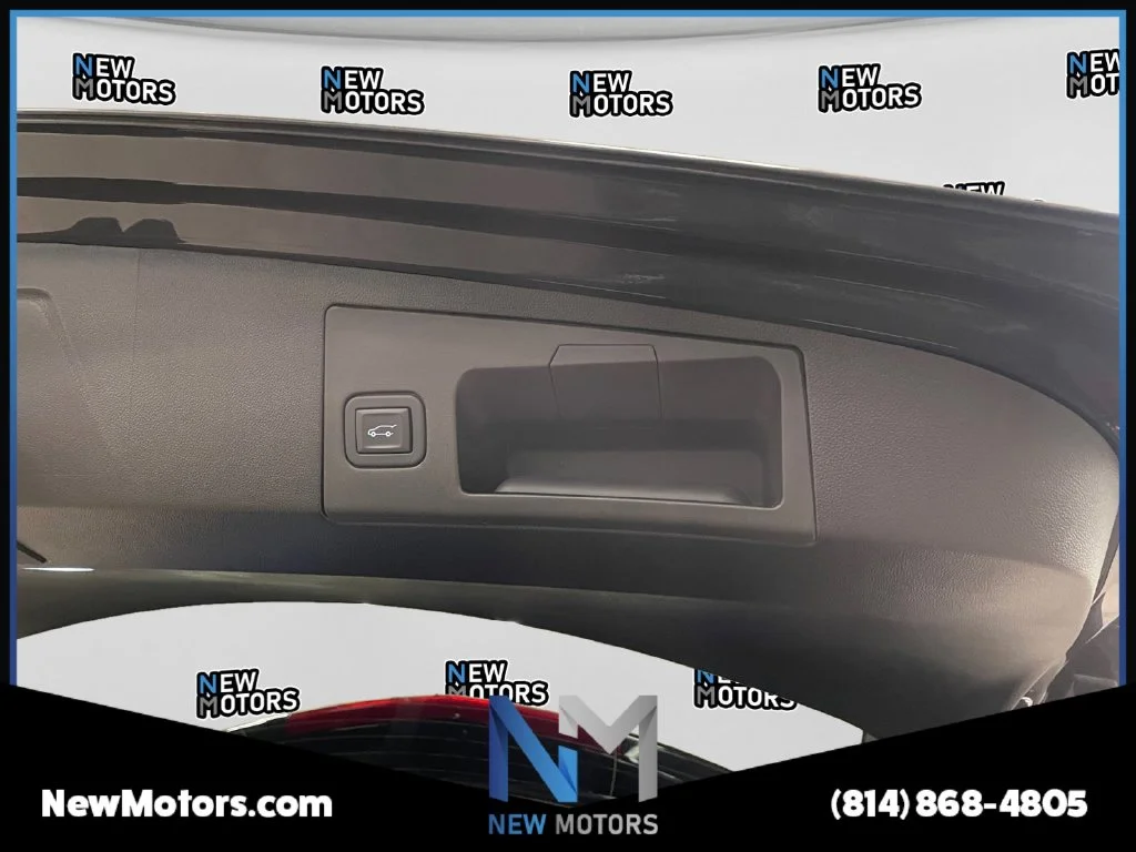 Used 2023 Wilder Metallic Cadillac Premium Luxury image 17