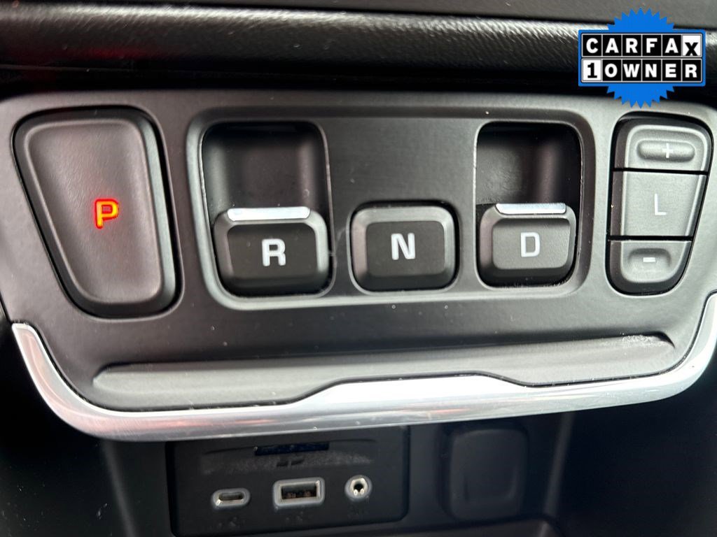 Used 2019 Satin Steel Metallic GMC SLT image 22