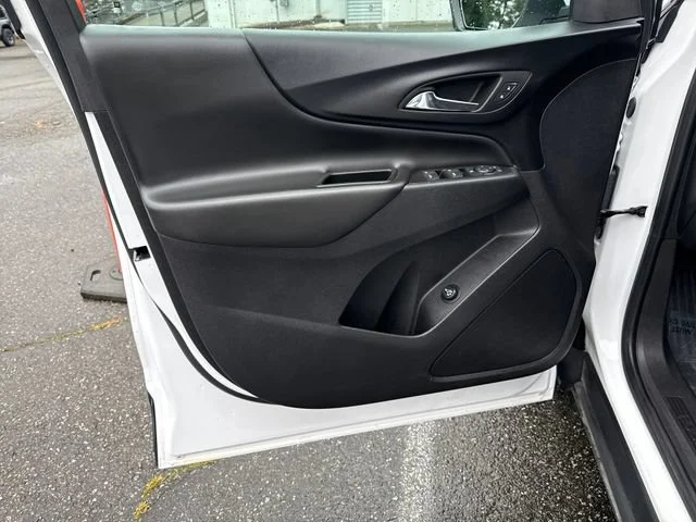Used 2024 Summit White Chevrolet LT image 15