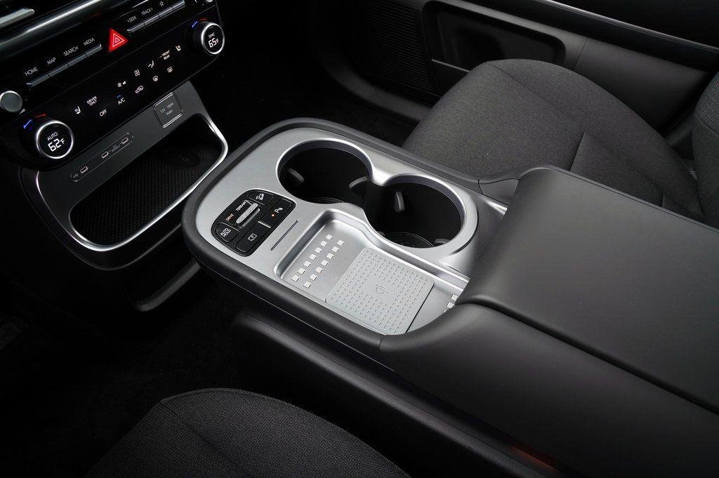 New 2026 Abyss Black Hyundai SE image 21