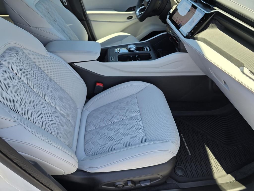 2026 Jeep Cherokee Overland - Photo 21
