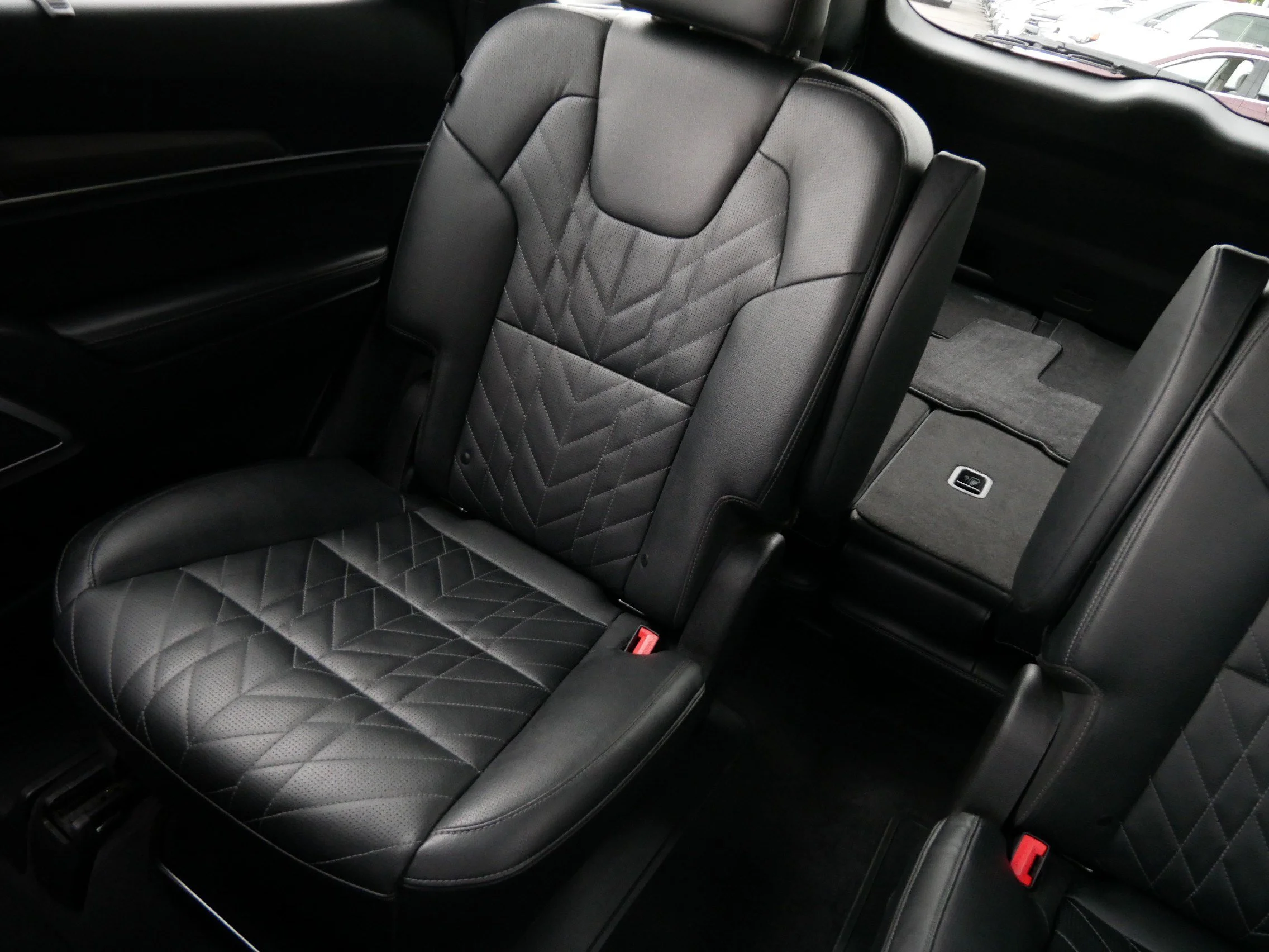 Used 2024 Wolf Gray Kia EX X-Line image 12