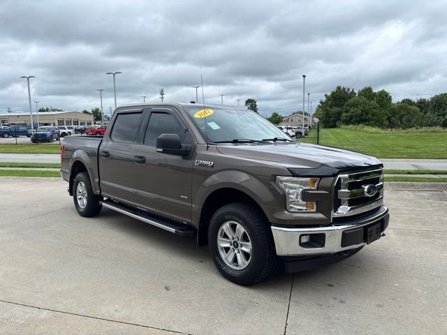 Used 2017 Champagne Ford XLT image 35