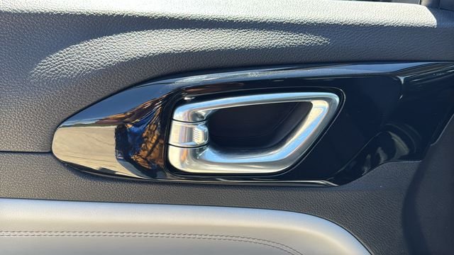 Used 2022 Silver Jeep Limited image 20