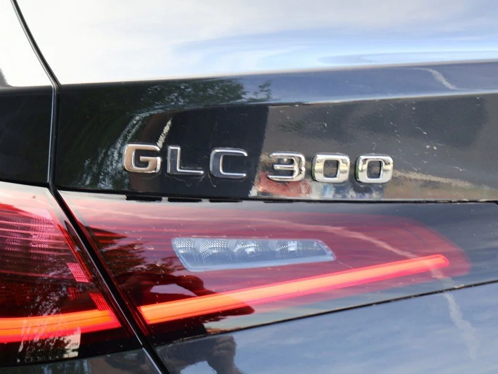 Used 2025  Mercedes-Benz GLC 300 Coupe image 9