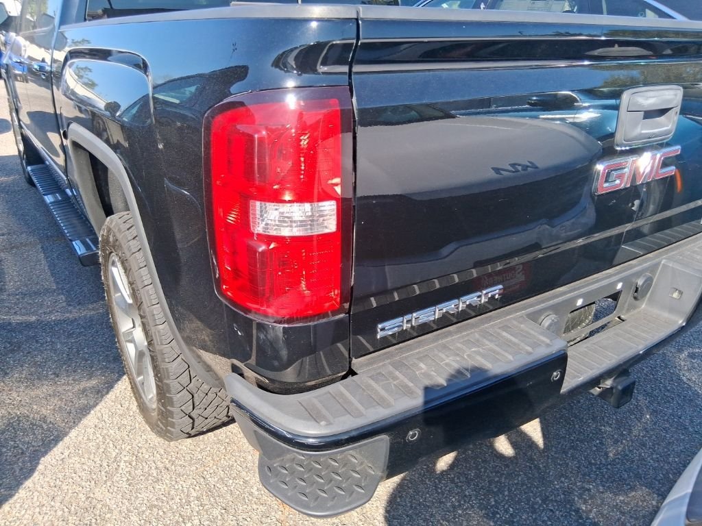 Used 2015 Black GMC Denali image 7