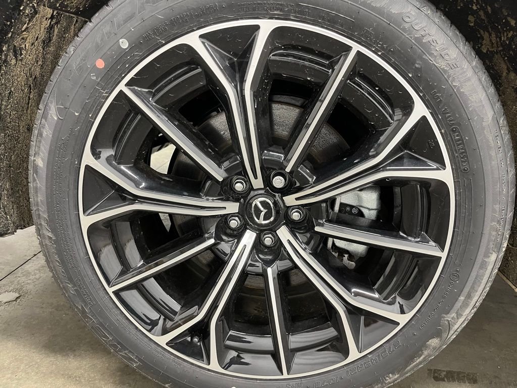 New 2025 Rhodium White Premium Mazda Premium Plus AWD image 30