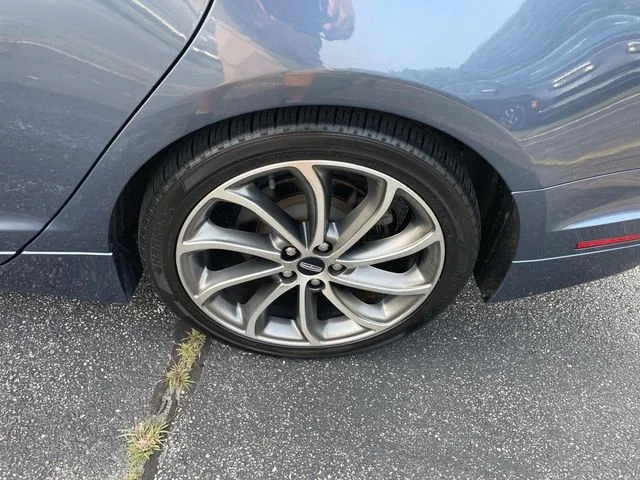 Used 2019 Blue Lincoln Reserve image 17