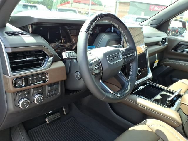 2026 GMC Yukon Denali Ultimate - Photo 11