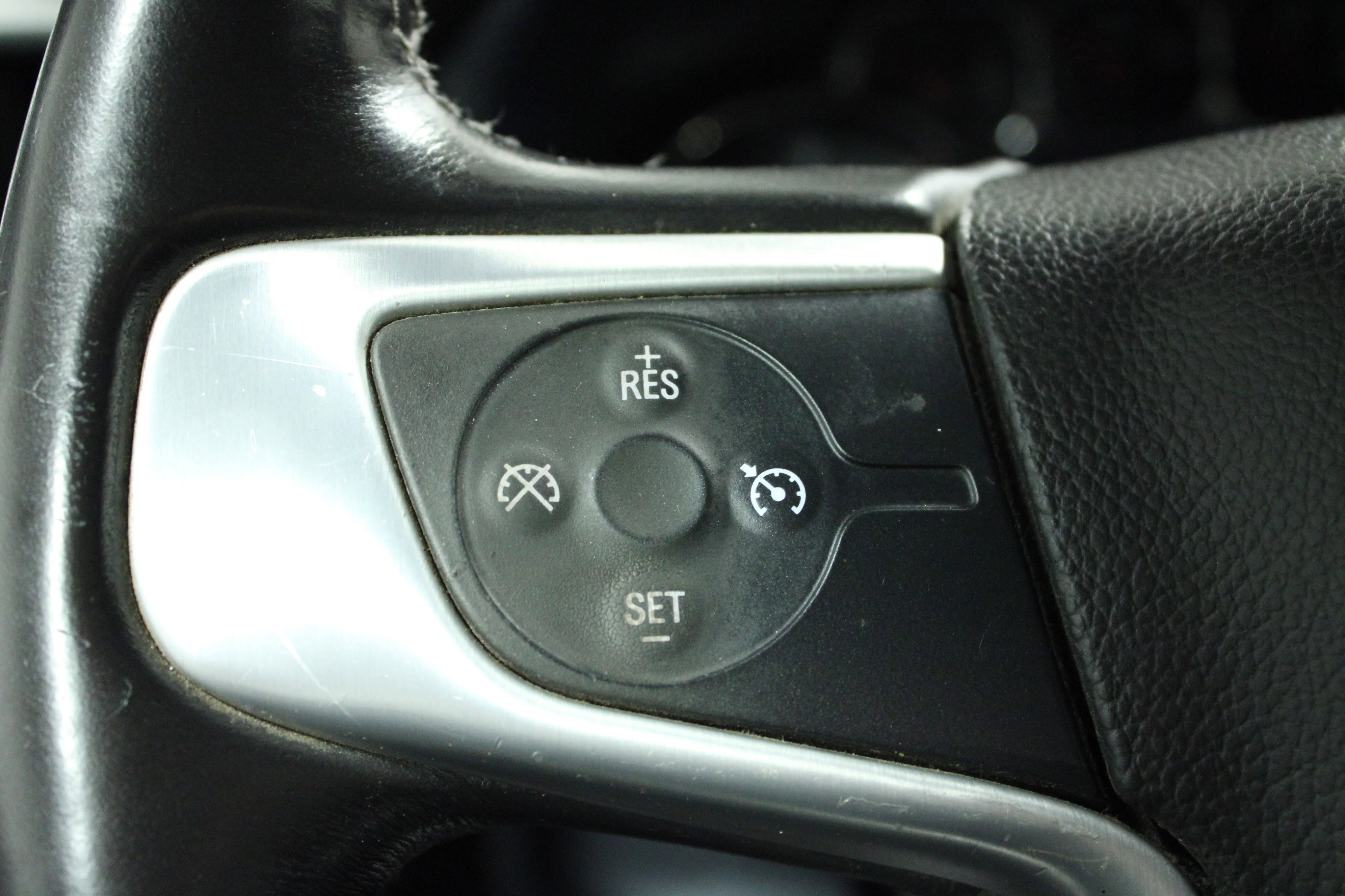 Used 2015 Iridium Metallic GMC SLE image 20