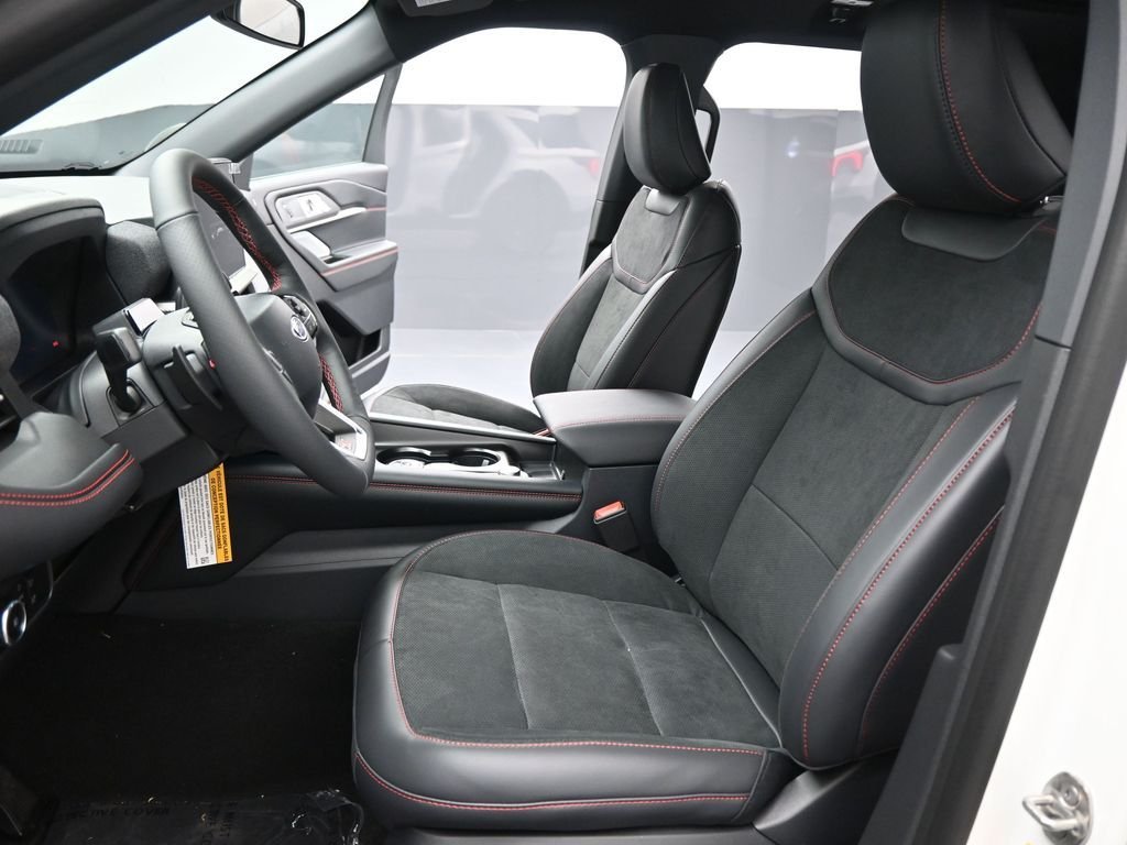 New 2025 Star White Metallic Tri-Coat Ford ST image 9