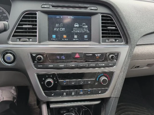 Used 2017 Red Hyundai Sport image 18