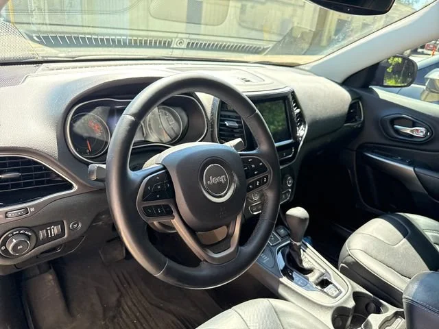 Used 2019 Diamond Black Crystal Pearlcoat Jeep Limited image 17
