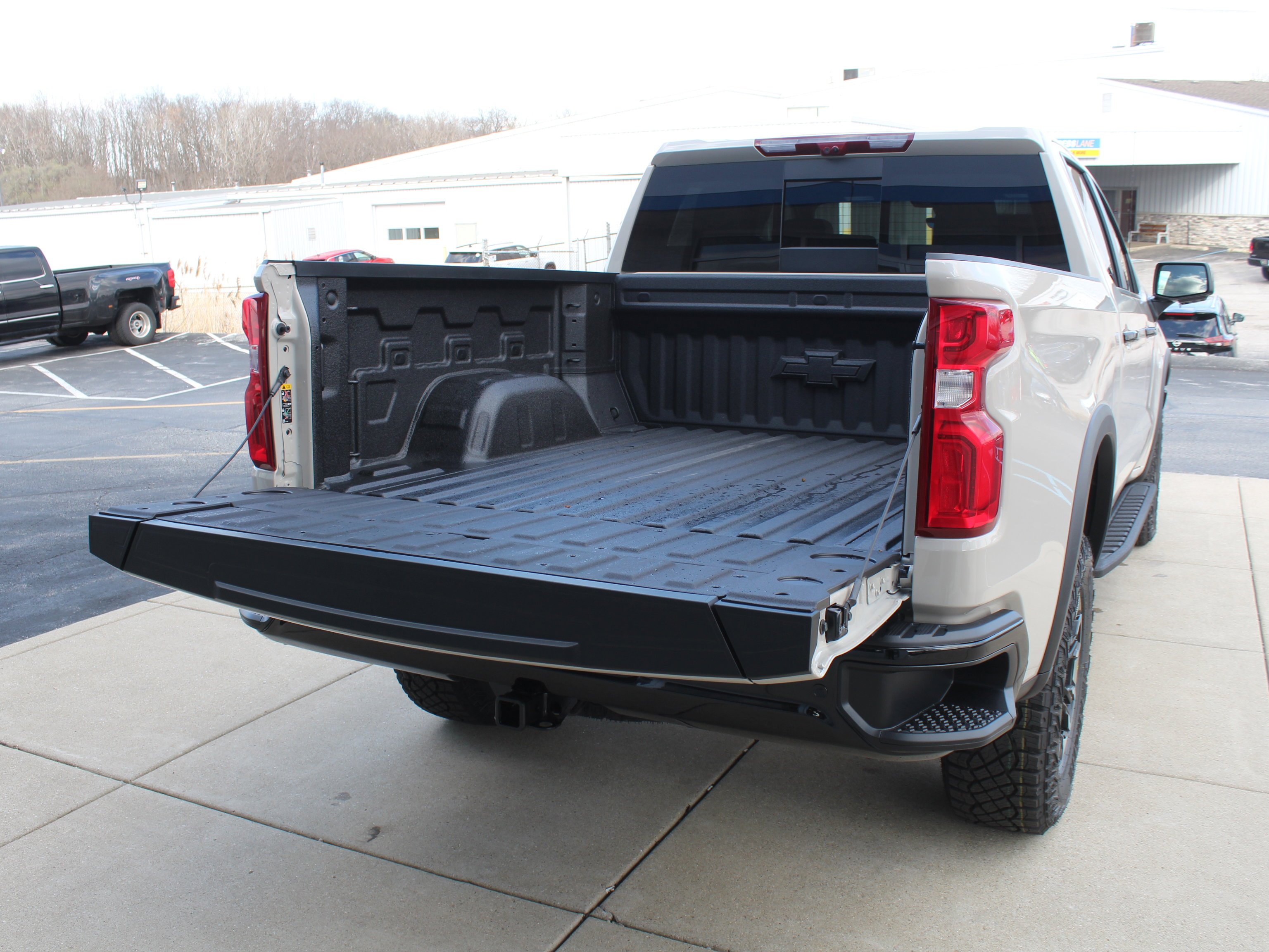 2026 Chevrolet Silverado 1500 ZR2 - Photo 18