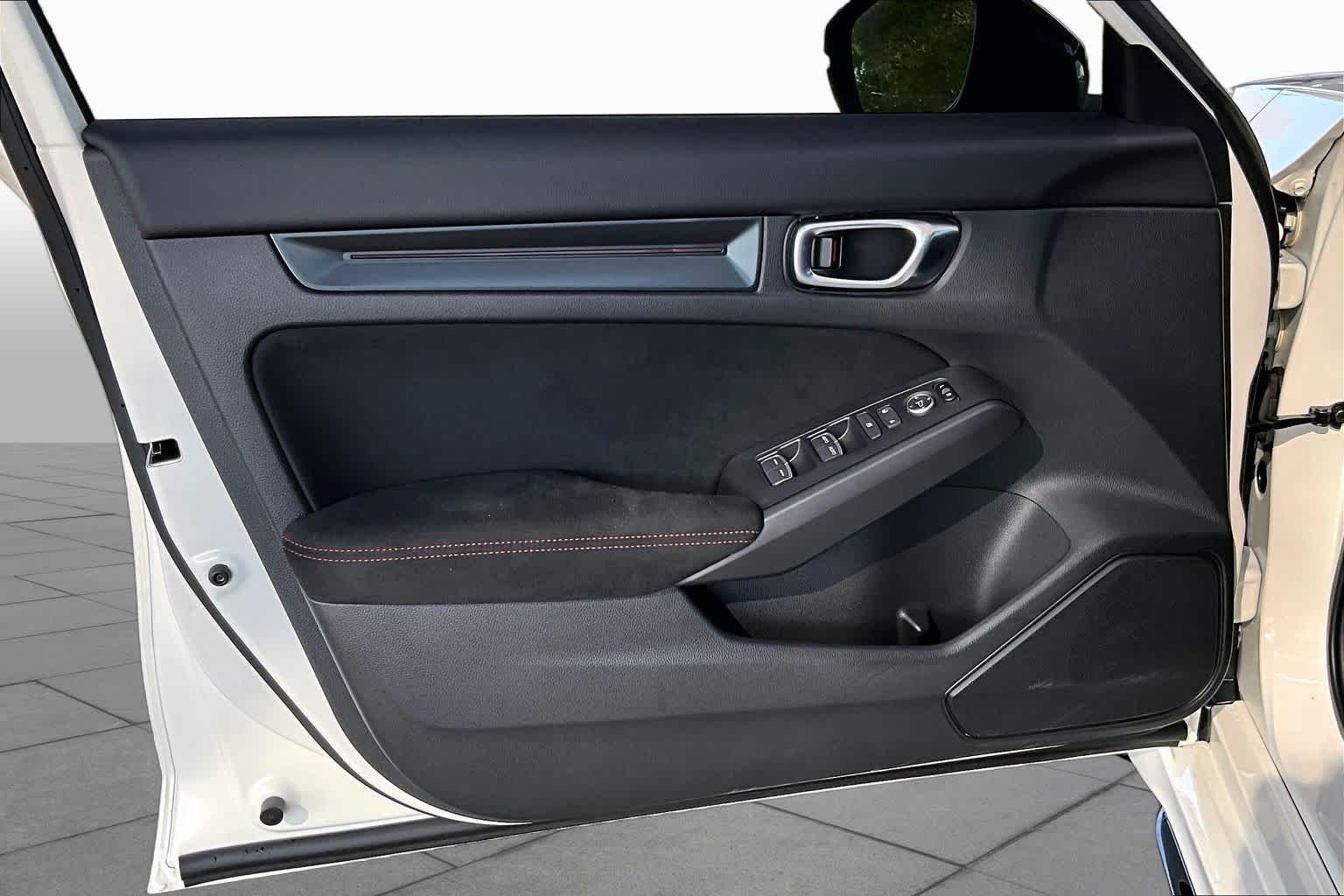 Used 2025 Championship White Honda Civic Type R image 22