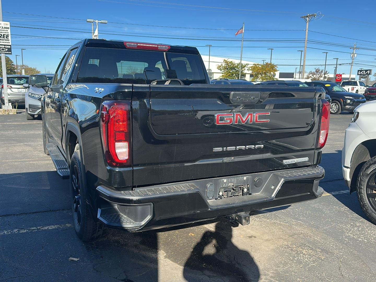 Used 2024 Onyx Black GMC Elevation image 4