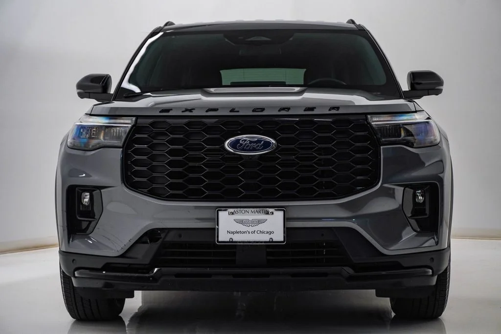 Used 2025 Gray Metallic Ford ST-Line image 6