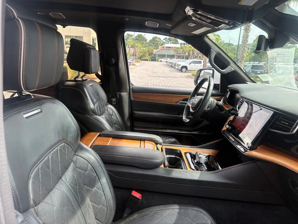 Used 2022 White Jeep Series III image 19