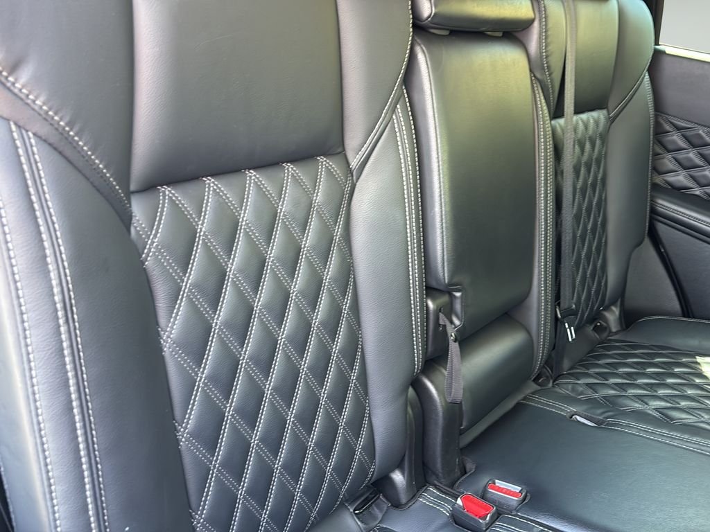 Used 2022 Silver Mitsubishi SEL image 37