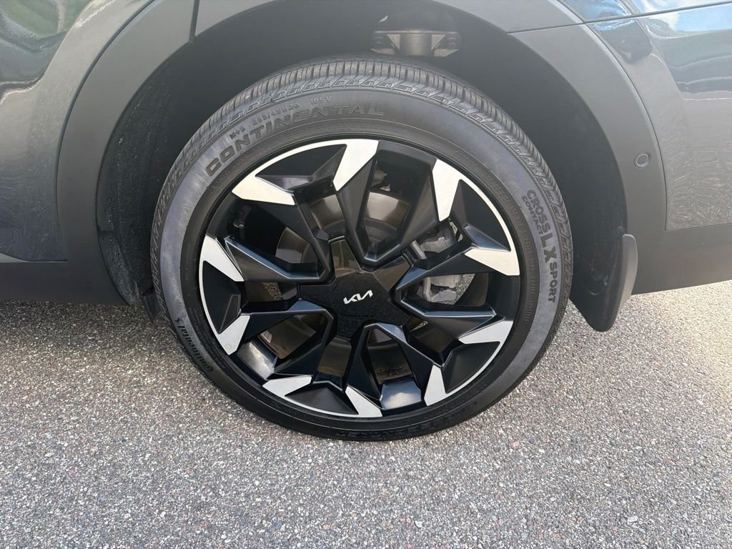 Certified Used 2025 Gravity Grey Kia SX image 31
