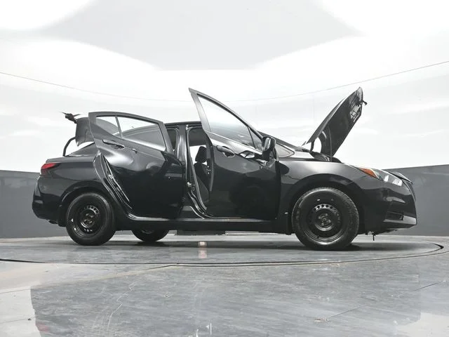 Used 2021 Black Nissan 1.6 S image 31