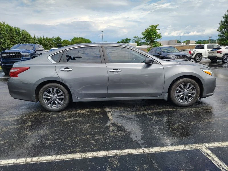 Used 2018 Gray Nissan 2.5 S image 4