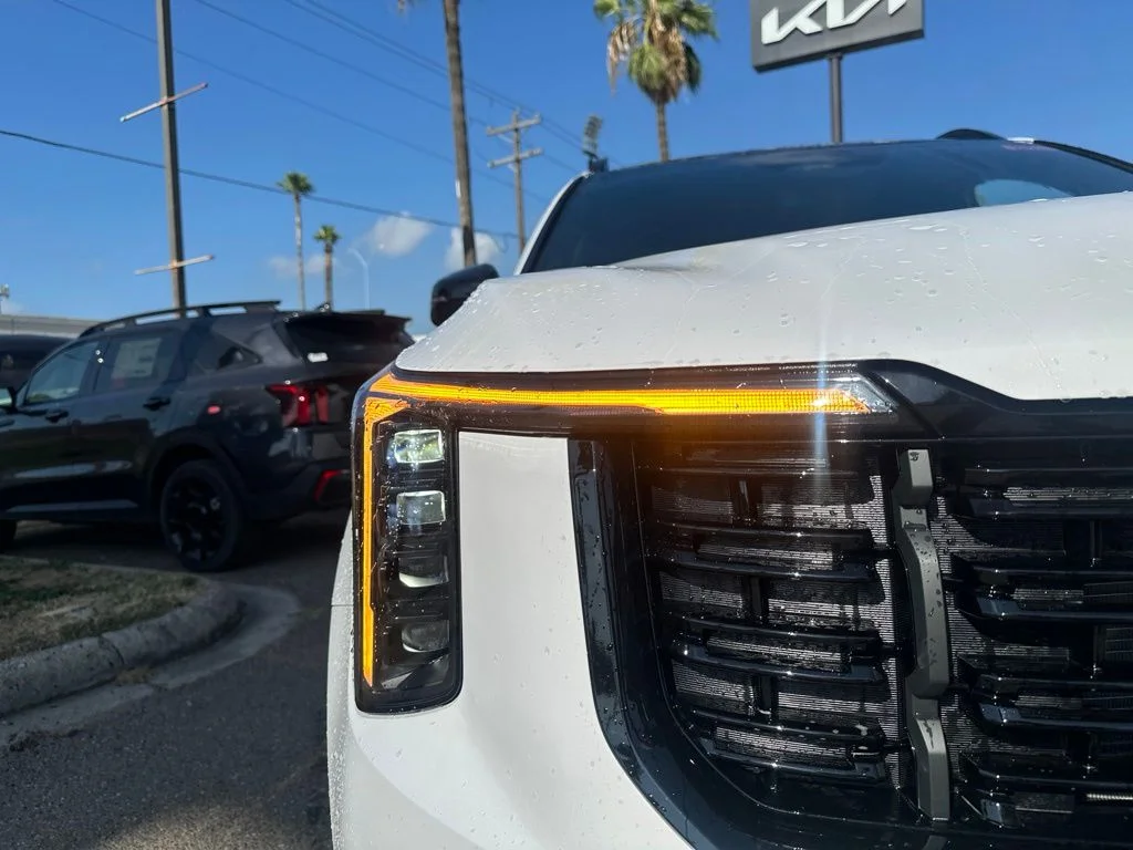 New 2026 White Kia X-Line SX image 3