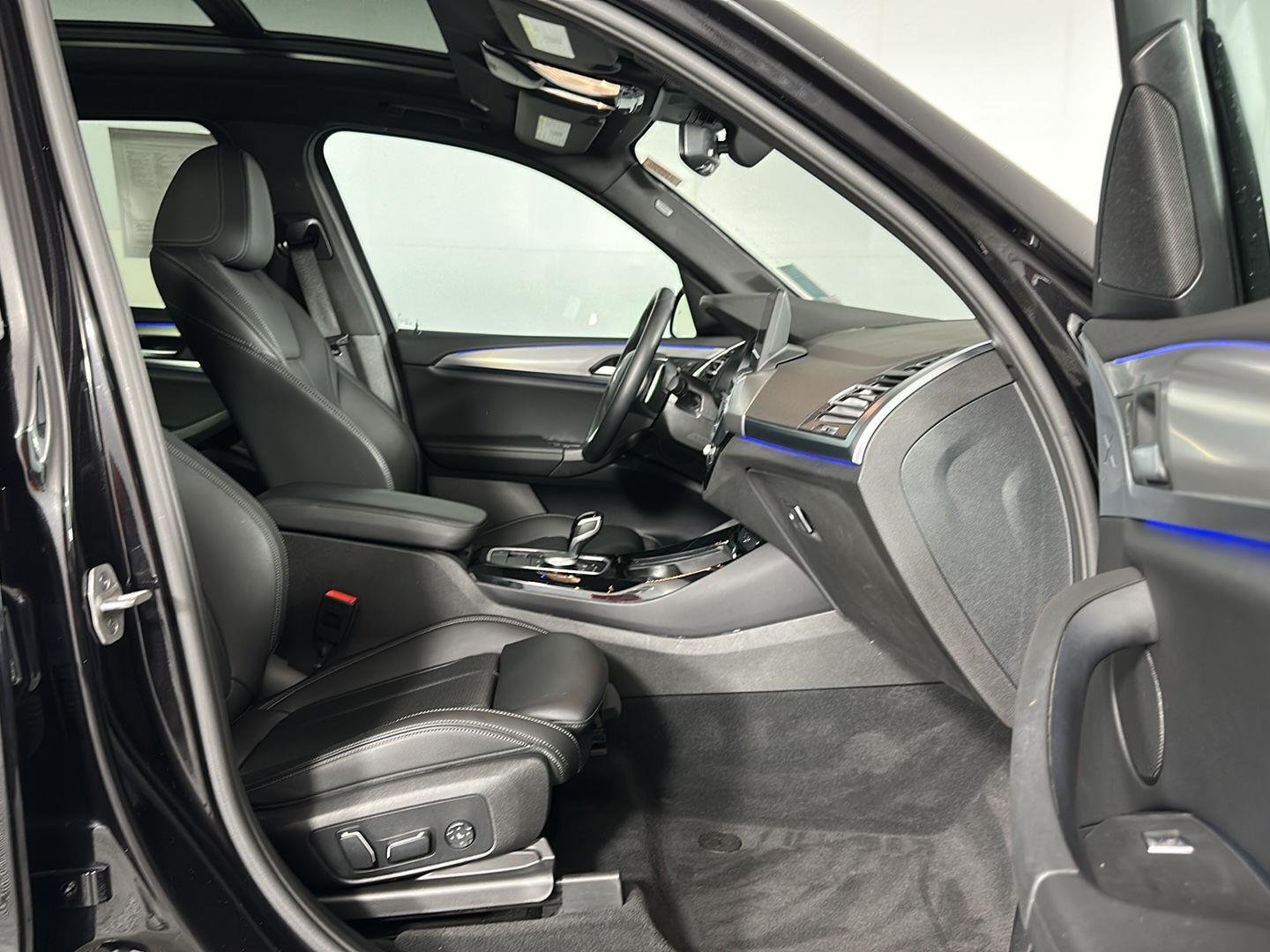 Used 2024 Black Sapphire Metallic BMW xDrive30i image 31