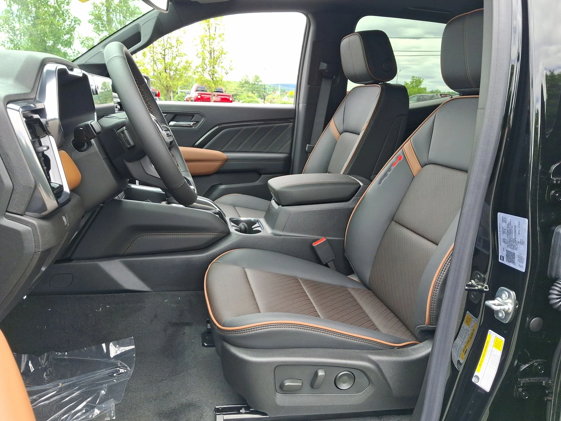 2026 GMC Canyon AT4 - Photo 21