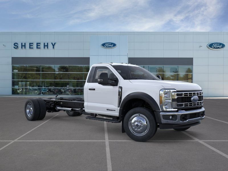 2025 Ford F-550 Super Duty Chassis Cab