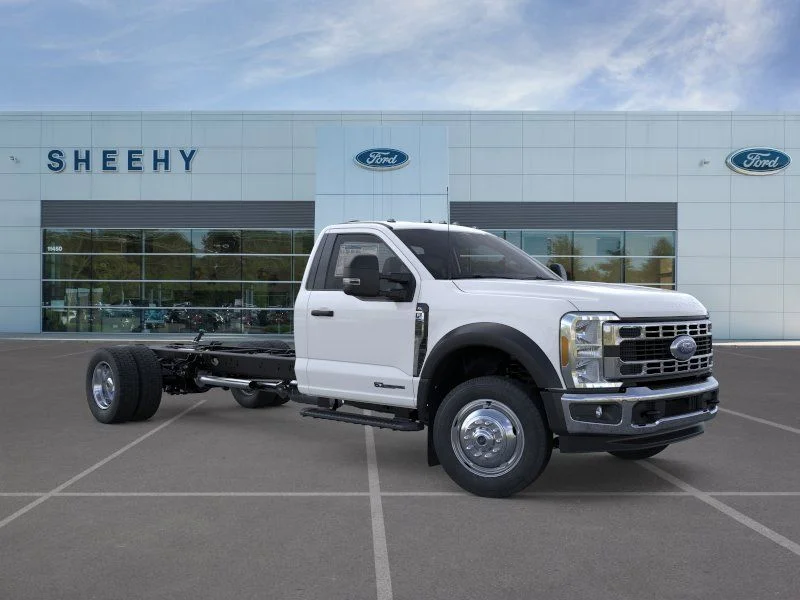 2025 Ford F-550 Super Duty Chassis Cab