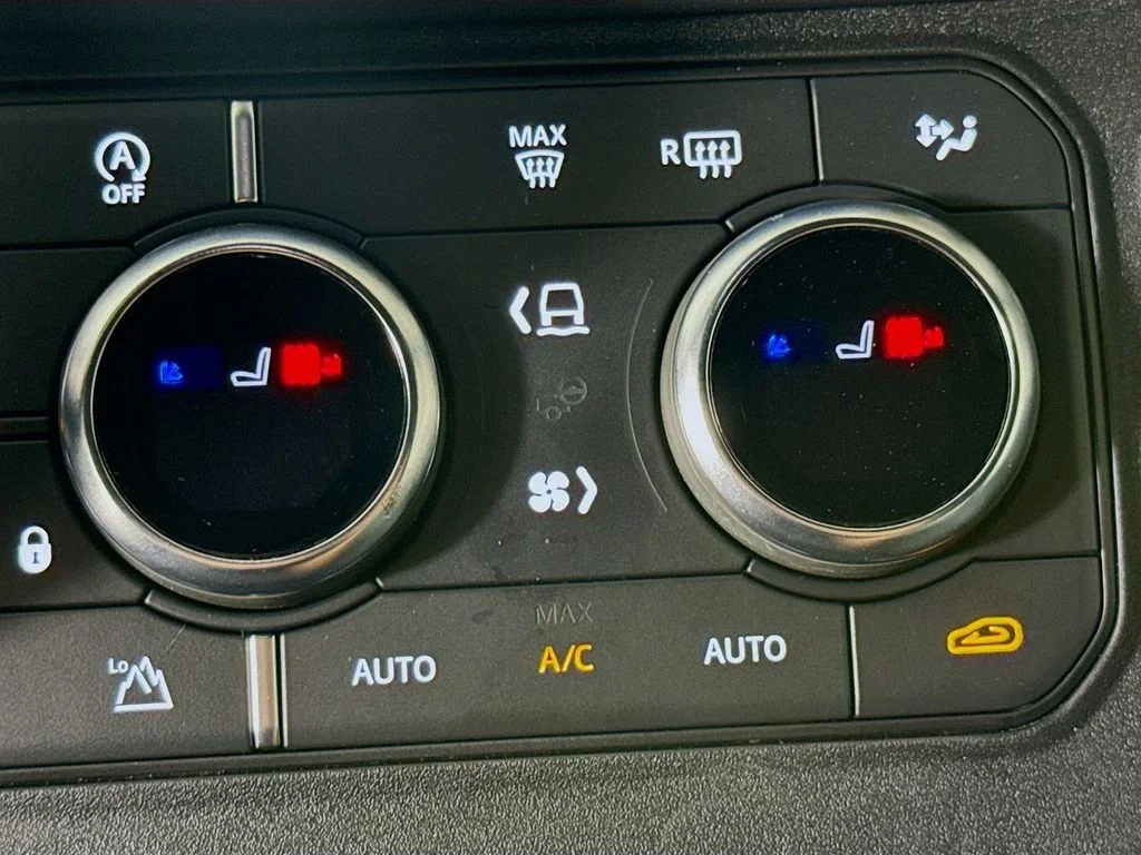 Used 2024 Gray Land Rover S image 22