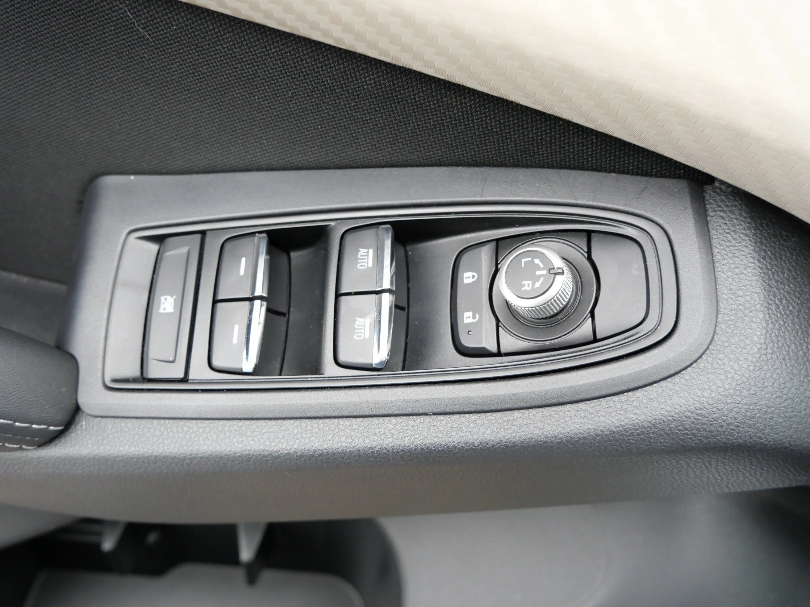 Used 2022 Ice Silver Metallic Subaru Premium image 20