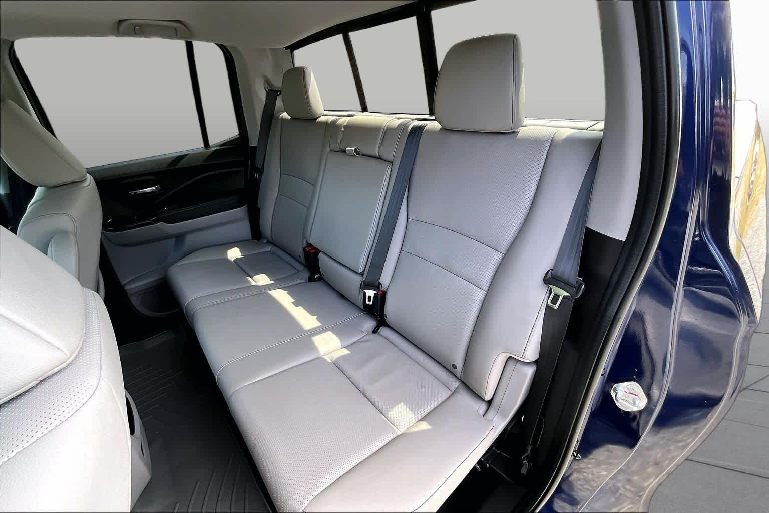 Used 2022 Obsidian Blue Pearl Honda RTL-E image 21
