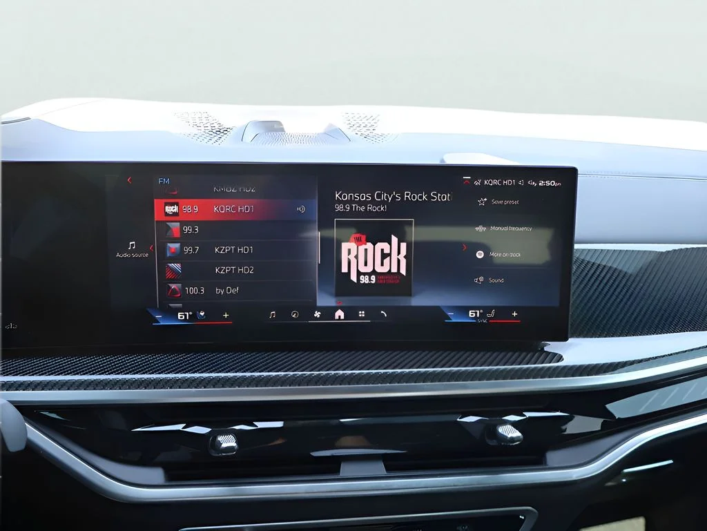 Used 2025 Black BMW M60i image 23